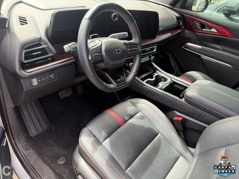Certified 2024 Chevrolet Traverse RS w/ LPO, Floor Liner Package AWD/4WD image 11