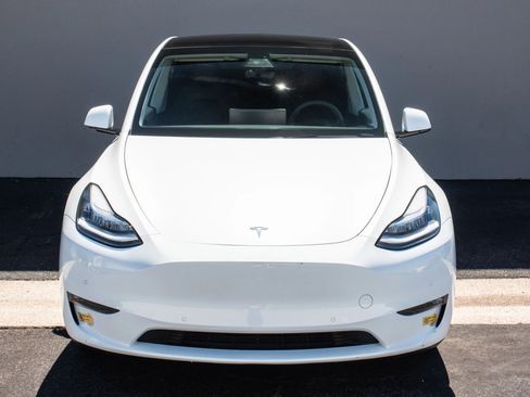 Used 2021 Tesla Model Y Long Range image 3