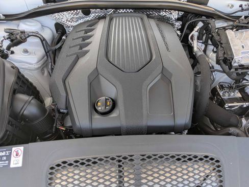 New 2025 Porsche Macan Turbo image 27