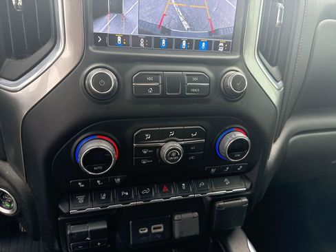 Used 2022 Chevrolet Silverado 2500 LTZ w/ LTZ Premium Package image 18