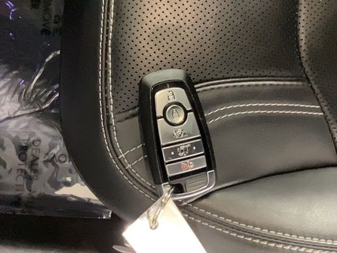 Used 2025 Ford Mustang Mach-E Premium image 37