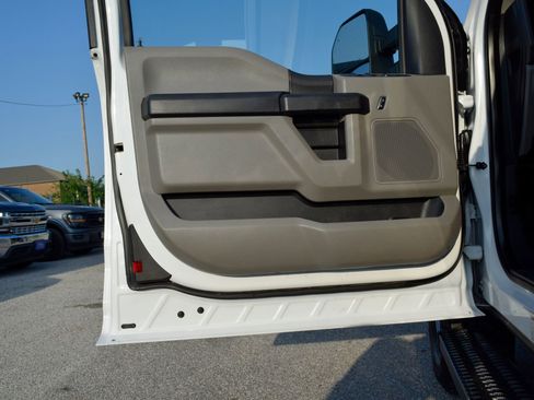 Used 2019 Ford F350 XL w/ Power Equipment Group AWD/4WD image 18