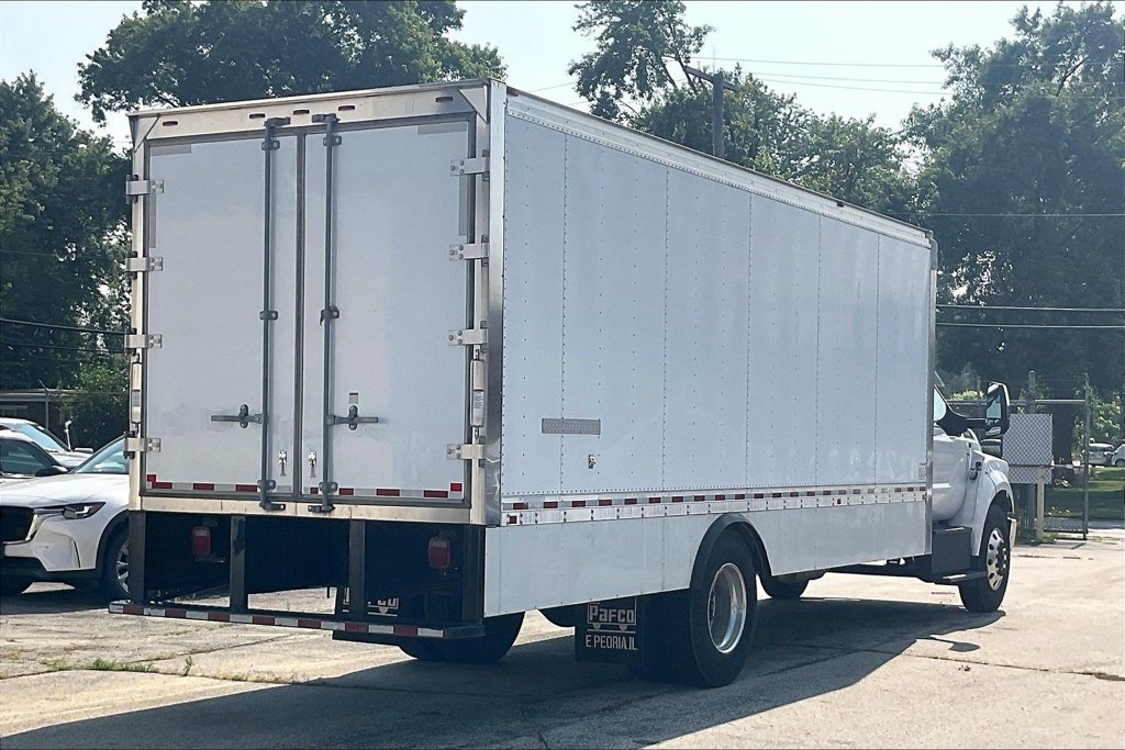 Used 2018 Ford F650 2WD Regular Cab Super Duty image 12