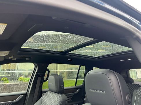 Used 2025 GMC Acadia Denali w/ Super Cruise Package AWD/4WD image 29