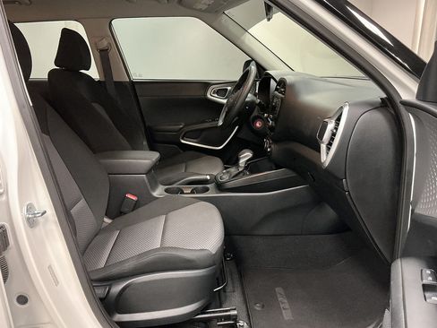 Used 2024 Kia Soul LX w/ Option Group 015 FWD image 28