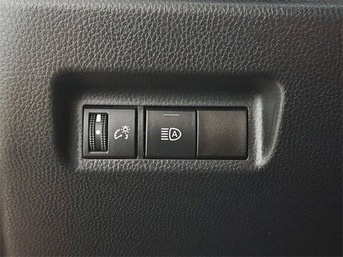 Used 2020 Toyota RAV4 LE image 23