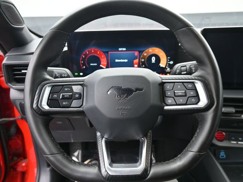 Used 2024 Ford Mustang Convertible RWD image 13