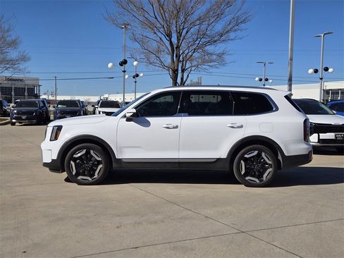 Used 2023 Kia Telluride EX w/ EX Captain's Chair Package image 12