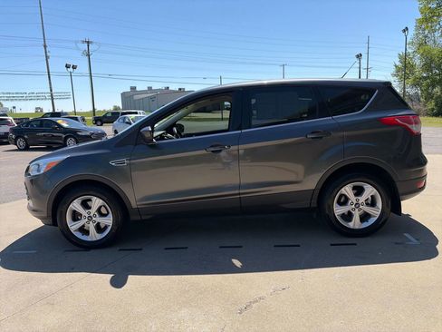 Used 2016 Ford Escape SE w/ SE Cold Weather Package image 4