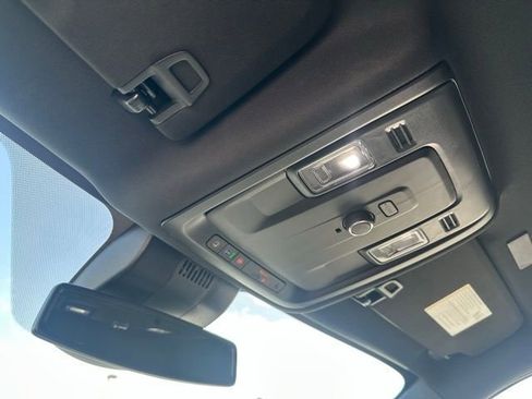 Certified 2025 Chevrolet Suburban Z71 AWD/4WD image 13