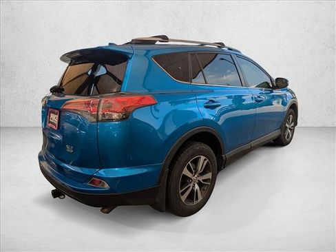 Used 2016 Toyota RAV4 XLE AWD/4WD image 5