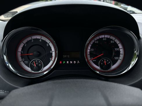Used 2019 Dodge Grand Caravan SE w/ UConnect Hands-Free Group FWD image 29