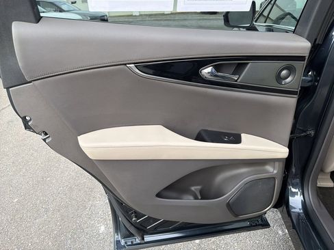 Certified 2022 Lincoln Nautilus Reserve w/ Equipment Group 201A image 12