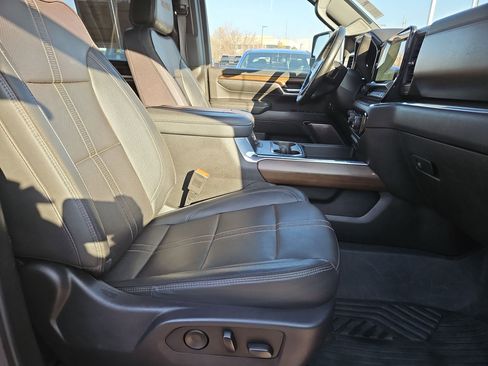 Used 2024 Chevrolet Silverado 3500 High Country w/ Technology Package image 29