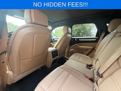 Used 2022 Porsche Cayenne Platinum Edition AWD/4WD image 46