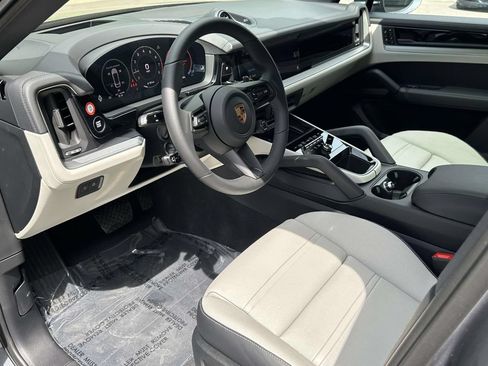 New 2026 Porsche Cayenne Coupe AWD/4WD image 11