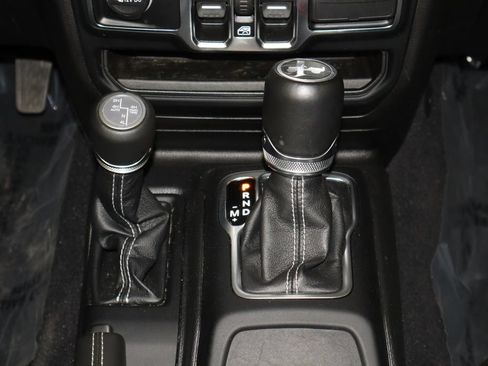 Used 2023 Jeep Wrangler Unlimited Sahara w/ Cold Weather Group AWD/4WD image 26