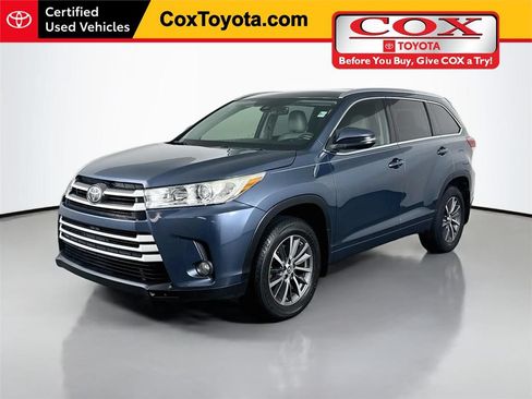 Used 2017 Toyota Highlander XLE FWD image 1