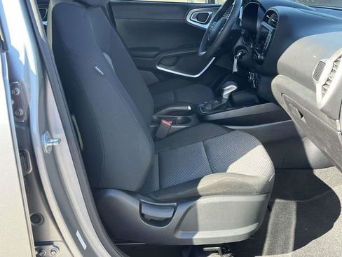 Used 2023 Kia Soul LX w/ LX Technology Package image 22