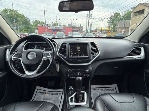 Used 2015 Jeep Cherokee Trailhawk w/ Leather Interior Group AWD/4WD image 47