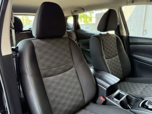 Used 2021 Nissan Rogue Sport SV image 20