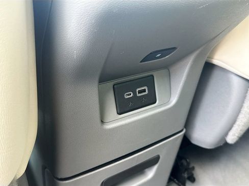 Used 2022 Cadillac XT6 Premium Luxury FWD image 28