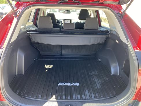 Used 2025 Toyota RAV4 LE AWD/4WD image 35