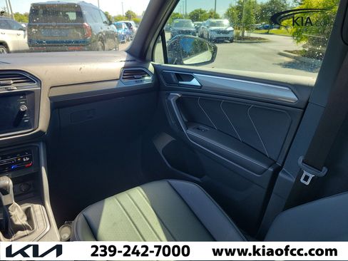 Used 2024 Volkswagen Tiguan SE R-Line AWD/4WD image 18