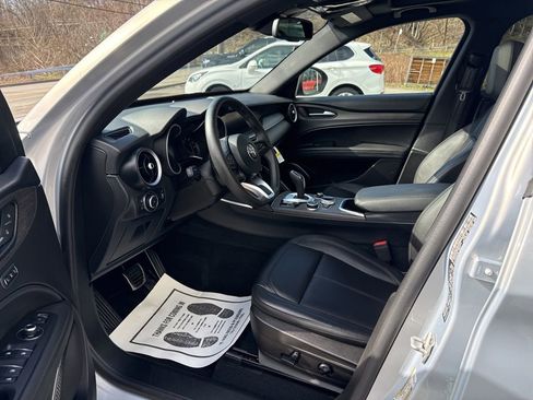 Used 2022 Alfa Romeo Stelvio Ti image 18