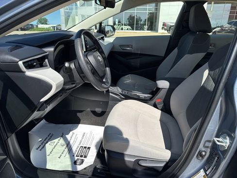 Used 2020 Toyota Corolla LE FWD image 7