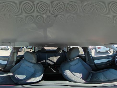 Used 2025 Chevrolet Trax LT w/ LT Convenience Package image 41