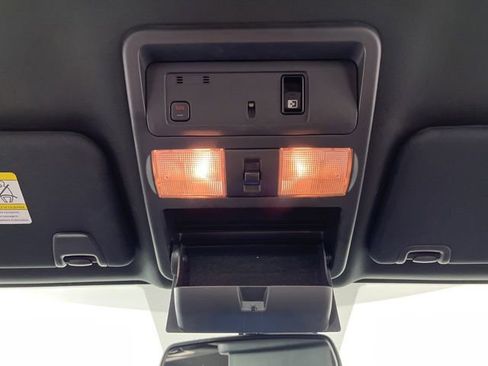 Used 2018 Nissan Titan SL w/ Midnight Edition RWD image 34
