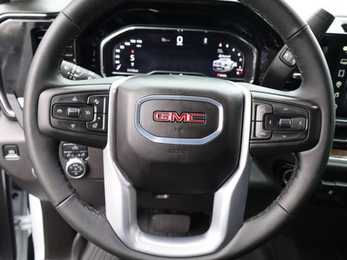 Used 2025 GMC Sierra 1500 Elevation image 21