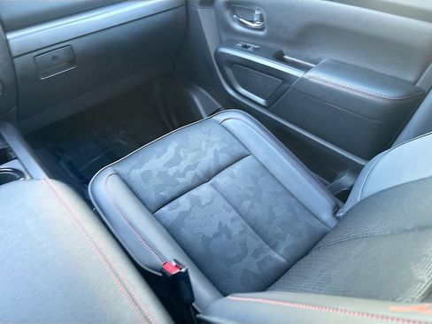 Used 2024 Nissan Titan PRO-4X AWD/4WD image 23