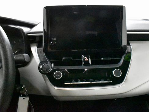 Used 2023 Toyota Corolla LE image 21