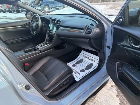 Used 2019 Honda Civic Sport Touring image 9