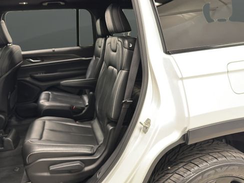 Used 2024 Jeep Grand Cherokee L Limited w/ Luxury Tech Group II AWD/4WD image 22