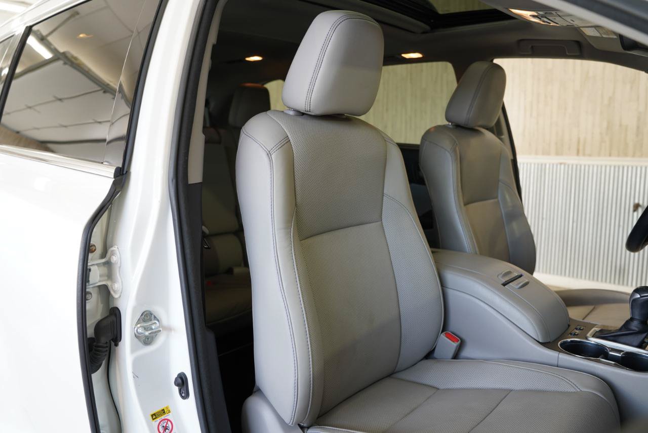 Used 2017 Toyota Highlander Limited FWD image 29