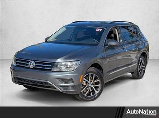 Used 2021 Volkswagen Tiguan SE video 1