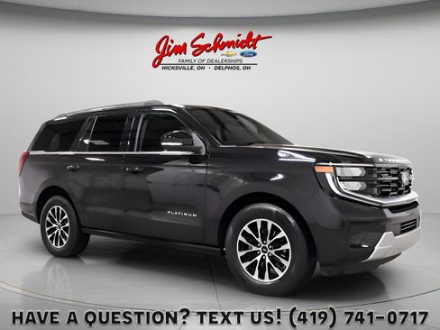 Used 2025 Ford Expedition Platinum AWD/4WD image 1