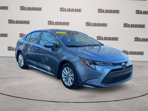 Used 2025 Toyota Corolla LE image 7