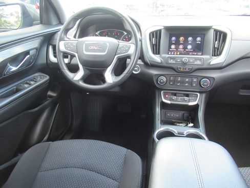 Used 2024 GMC Terrain SLE FWD image 13