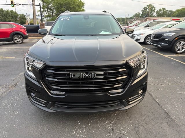 Certified 2024 GMC Terrain SLT w/ Elevation Edition FWD image 2