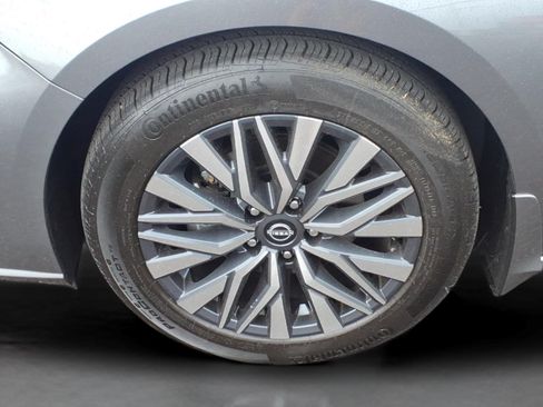 Certified 2023 Nissan Altima 2.5 SV FWD image 10