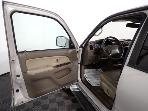 Used 2000 Toyota 4Runner Limited image 15