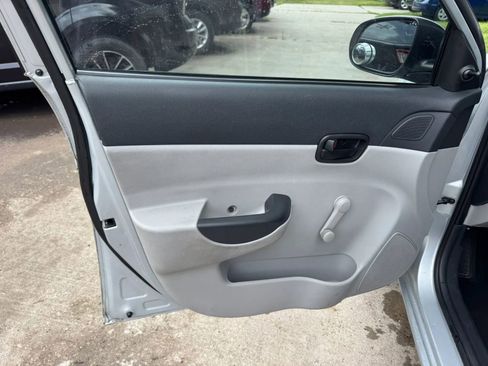 Used 2010 Hyundai Accent GLS FWD image 14