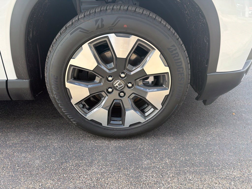 New 2026 Honda Pilot Touring image 5