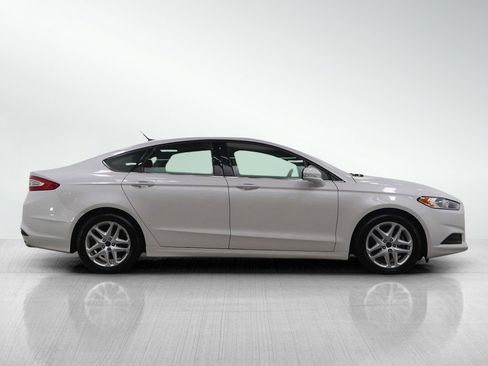 Used 2016 Ford Fusion SE image 6