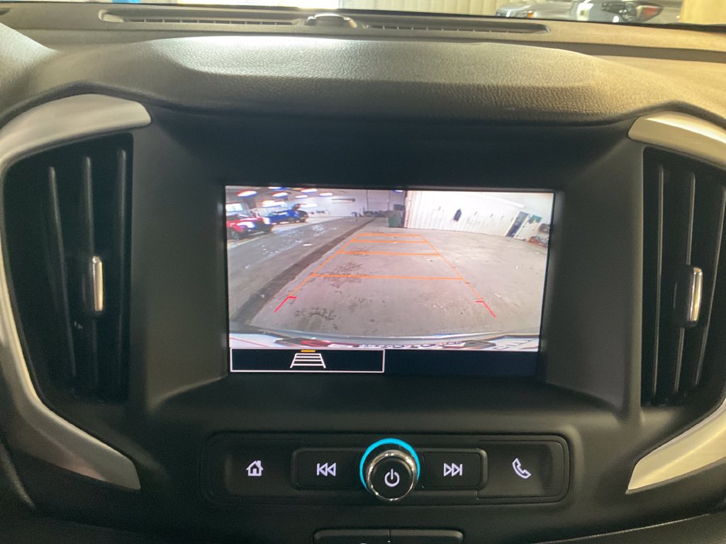 Used 2024 GMC Terrain SLE AWD/4WD image 22