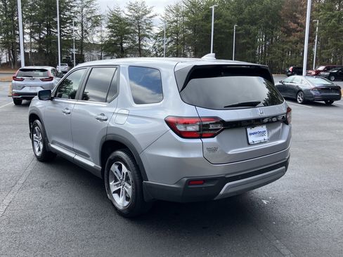 Certified 2025 Honda Pilot EX-L image 8